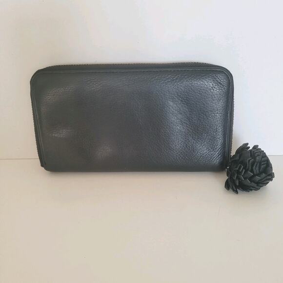 Tory Burch Thea Black Cowhide Leather Zip Around Large Wallet Long Clutch Tassel - Picture 2 of 10